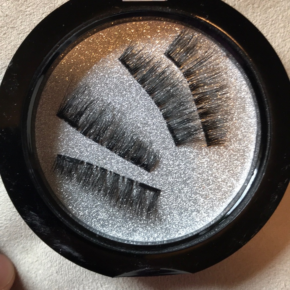 Magnetic eye lashes